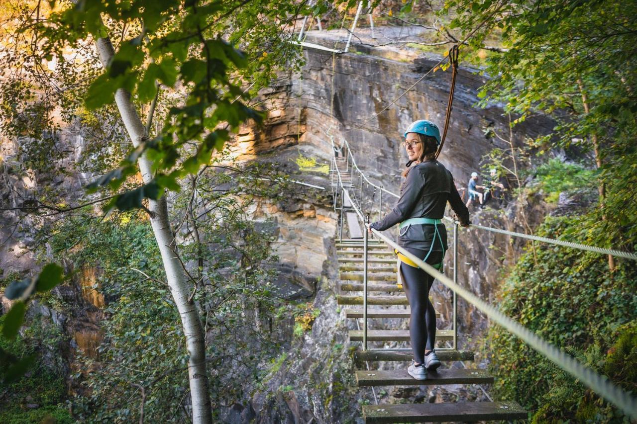 Gite De La Tour - Dinant Evasion Eksteriør billede